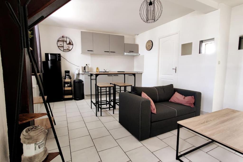 Appartement Style Industriel Au Centre De Douai Buitenkant foto